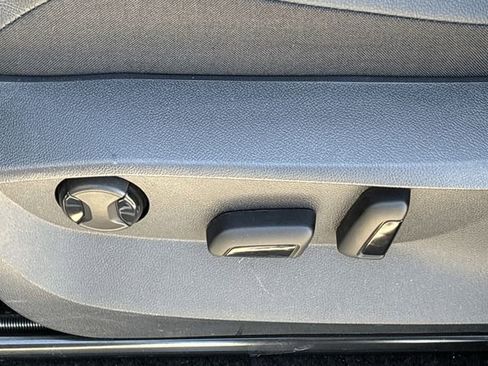 Used 2024 Volkswagen Tiguan Wolfsburg Edition image 25