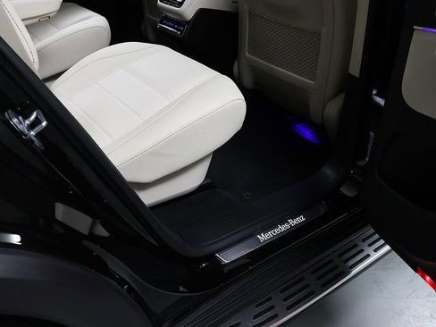 Certified 2026 Mercedes-Benz GLS 450 4MATIC image 36