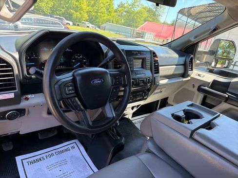 Used 2017 Ford F550 4x4 Regular Cab Super Duty w/ Power Equipment Group image 16