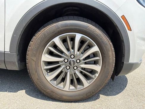 Used 2023 Lincoln Nautilus FWD w/ Premium Package image 24