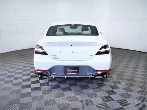 Used 2025 Genesis G70 2.5T image 7