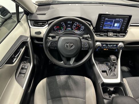Used 2021 Toyota RAV4 XLE AWD/4WD image 17