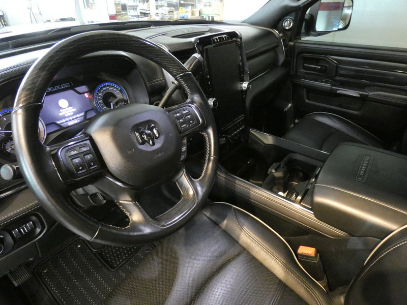 Used 2022 RAM 3500 Limited AWD/4WD image 9
