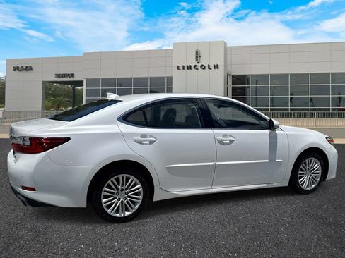 Used 2017 Lexus ES 350 w/ Premium Package FWD image 3