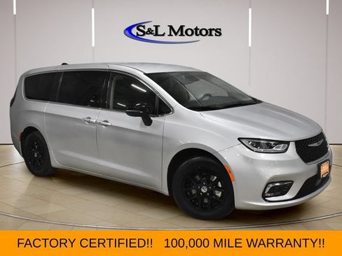 Certified 2024 Chrysler Pacifica Touring-L FWD image 1