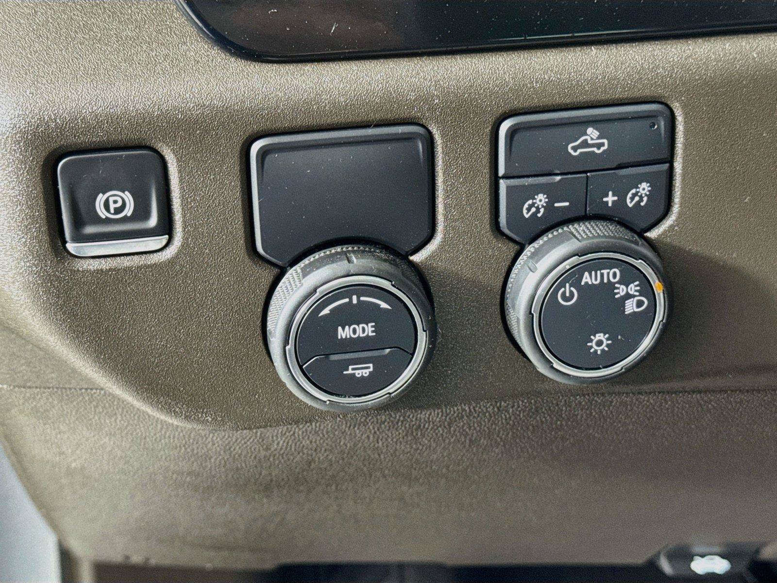 Used 2025 Chevrolet Silverado 1500 LT RWD image 10
