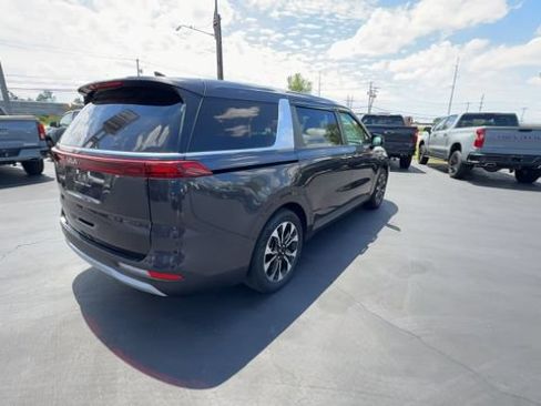 Used 2024 Kia Carnival EX FWD image 8