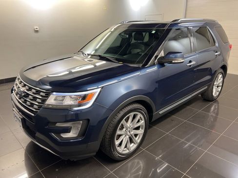 Used 2017 Ford Explorer Limited FWD image 3