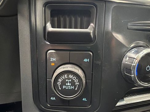 Used 2025 Ford F150 Lariat w/ Equipment Group 502A High AWD/4WD image 35