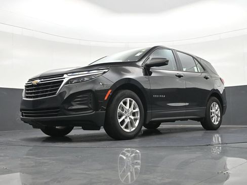 Used 2024 Chevrolet Equinox LS w/ Driver Confidence II Package FWD image 23