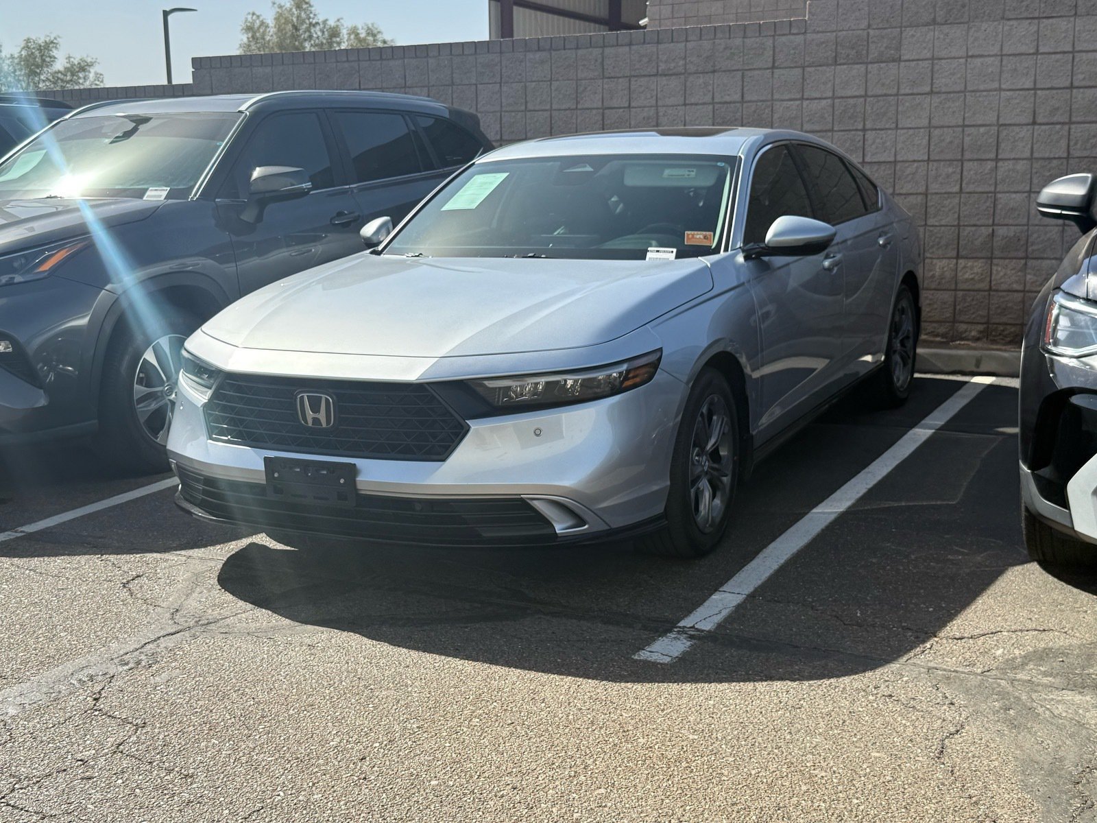 Used 2025 Honda Accord EX-L image 2