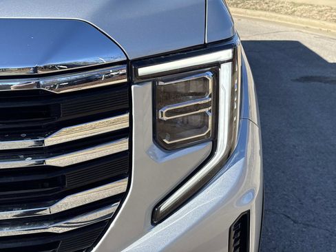 Used 2022 GMC Sierra 1500 SLT w/ SLT Premium Package image 12