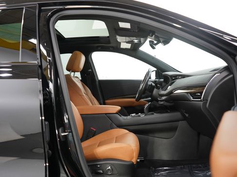 Used 2023 Cadillac XT4 Sport image 11