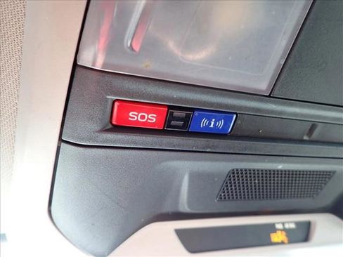 Used 2021 Subaru Crosstrek 2.0i Premium image 21