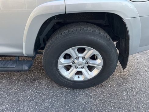 Used 2016 Toyota 4Runner SR5 image 33