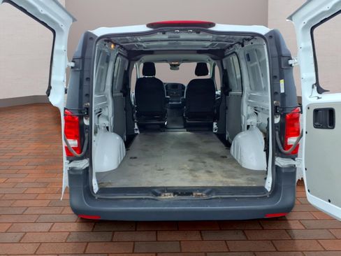 Used 2018 Mercedes-Benz Metris image 25