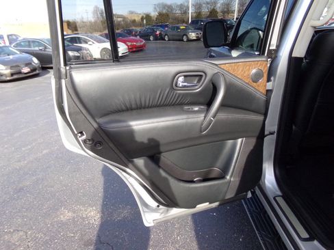 Used 2015 INFINITI QX80 4WD w/ Driver's Assistance Package image 17