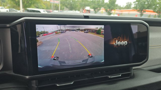 Used 2025 Jeep Wrangler Sport AWD/4WD image 30