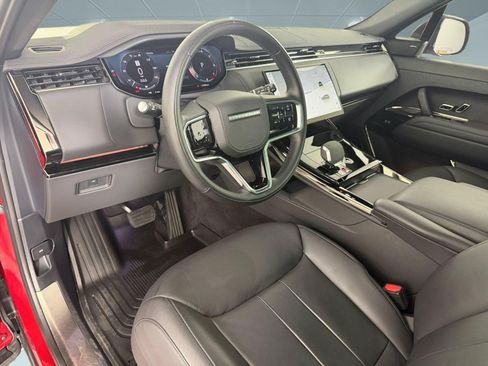 Used 2024 Land Rover Range Rover Sport SE AWD/4WD image 4