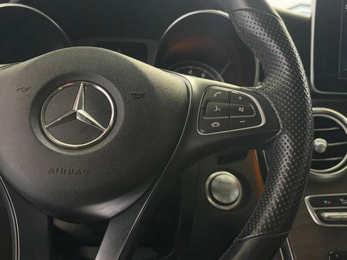 Used 2019 Mercedes-Benz GLC 300 4MATIC image 28