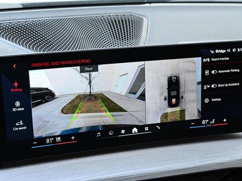 Certified 2025 BMW 330i Sedan image 13