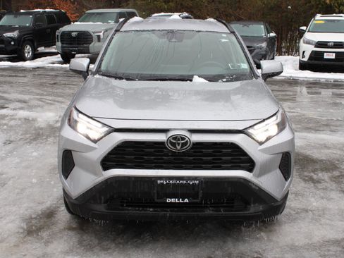 Used 2025 Toyota RAV4 XLE image 2