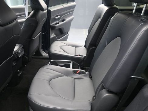 Used 2025 Toyota Grand Highlander AWD image 21