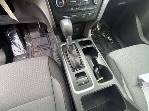 Used 2017 Ford Escape SE w/ Equipment Group 201A FWD image 20