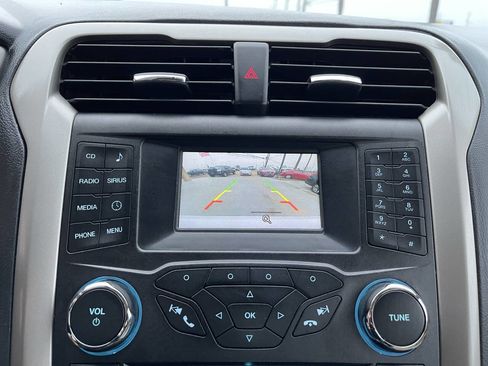 Used 2016 Ford Fusion SE image 10