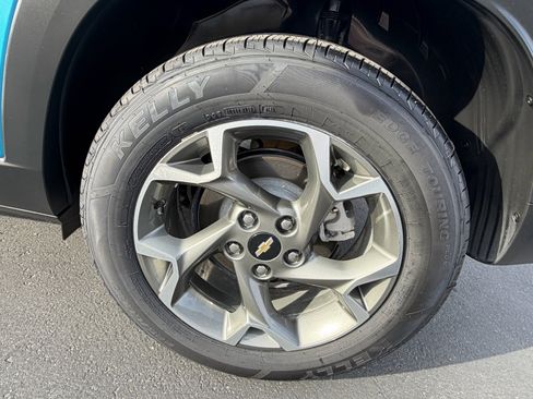 Used 2025 Chevrolet Trax LT image 25