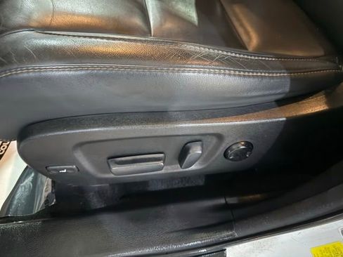 Used 2017 Toyota Highlander XLE AWD/4WD image 12