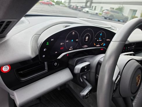 Used 2021 Porsche Taycan RWD image 25