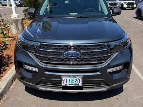 Used 2022 Ford Explorer XLT w/ Equipment Group 202A AWD/4WD image 1