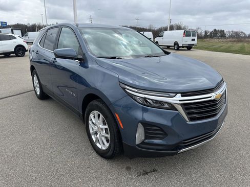 Used 2024 Chevrolet Equinox LT w/ LPO, Floor Liner Package image 11