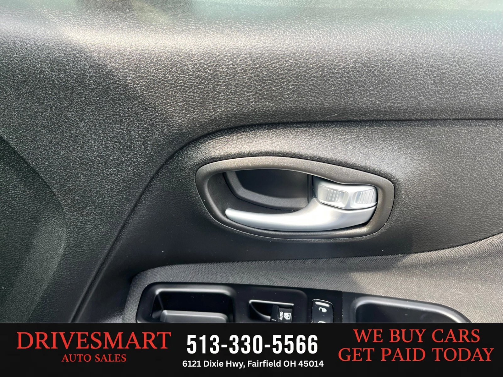 Used 2020 Jeep Renegade Latitude FWD image 44