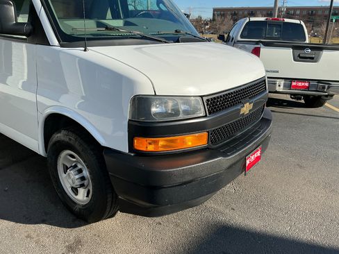 Used 2018 Chevrolet Express 3500 RWD 3500 135 w/ Driver Convenience Package image 20