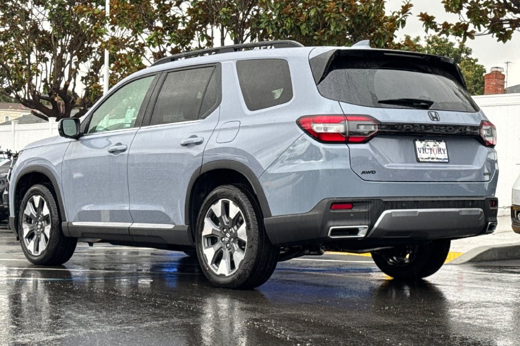 New 2026 Honda Pilot Touring image 6