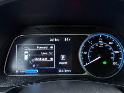 Used 2020 Nissan Leaf SV w/ SV Technology Package FWD image 32