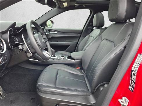 Used 2023 Alfa Romeo Stelvio Sprint RWD image 11