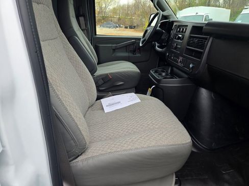 New 2025 Chevrolet Express 2500 w/ Enhanced Convenience Package image 4