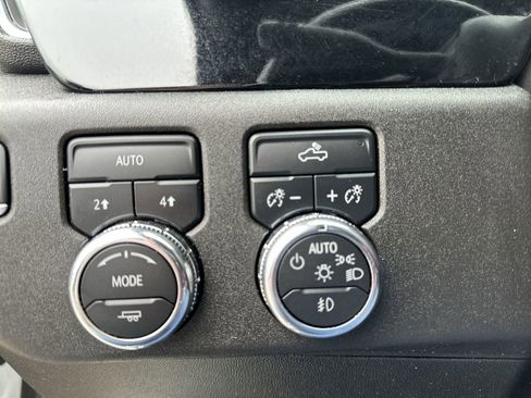 Used 2023 GMC Sierra 1500 Elevation image 18