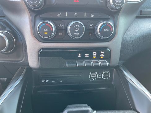 Used 2019 RAM 1500 Big Horn AWD/4WD image 17