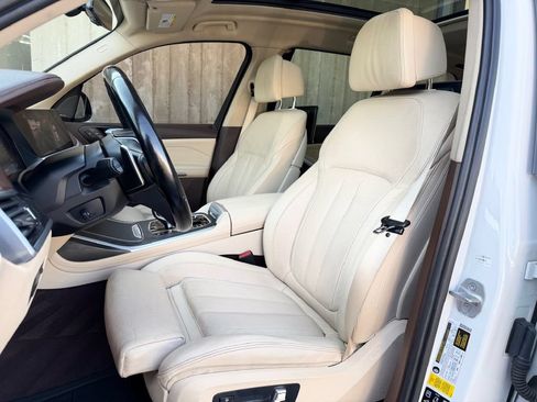 Used 2019 BMW X7 xDrive50i w/ Premium Package AWD/4WD image 10