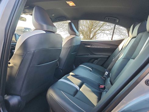 Used 2025 Toyota Camry SE image 10