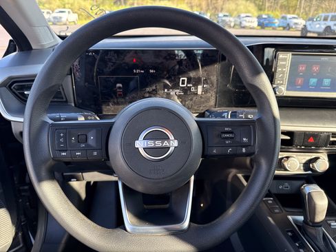 Used 2025 Nissan Kicks S AWD/4WD image 10