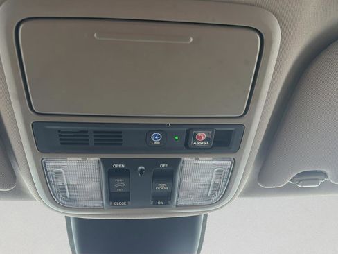 Used 2023 Honda Odyssey Touring image 19