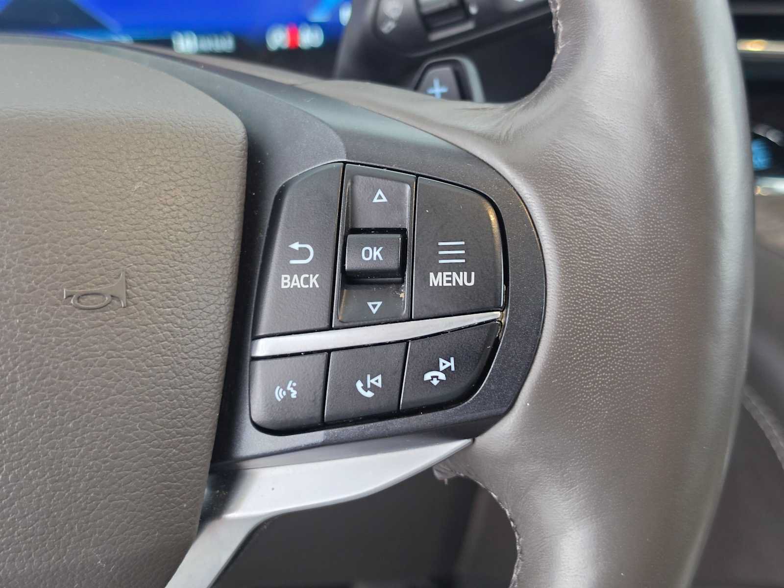 Used 2020 Ford Explorer Platinum w/ Premium Technology Package AWD/4WD image 34