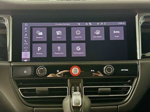 New 2026 Porsche Macan image 17