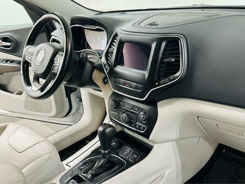 Certified 2021 Jeep Cherokee Latitude Lux AWD/4WD image 8