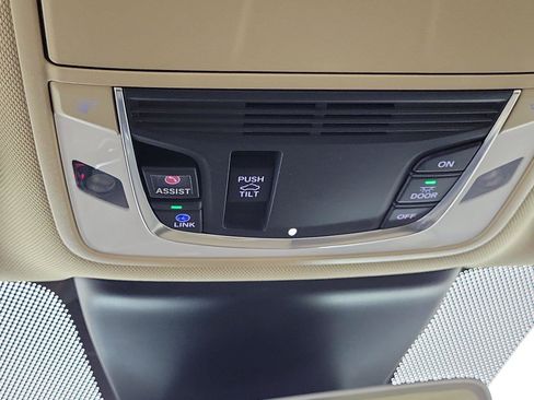 Used 2022 Acura TLX SH-AWD image 33